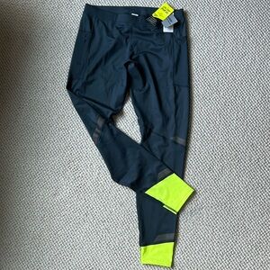 Men’s brooks run visible tight